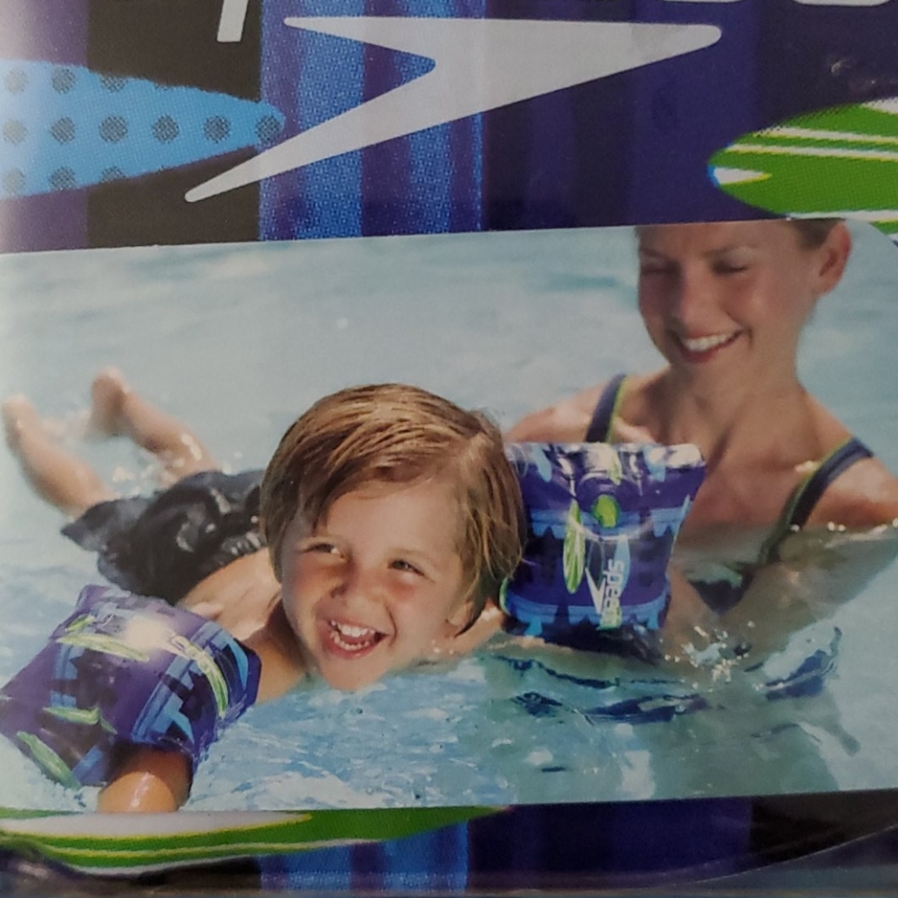 Speedo armband floaties